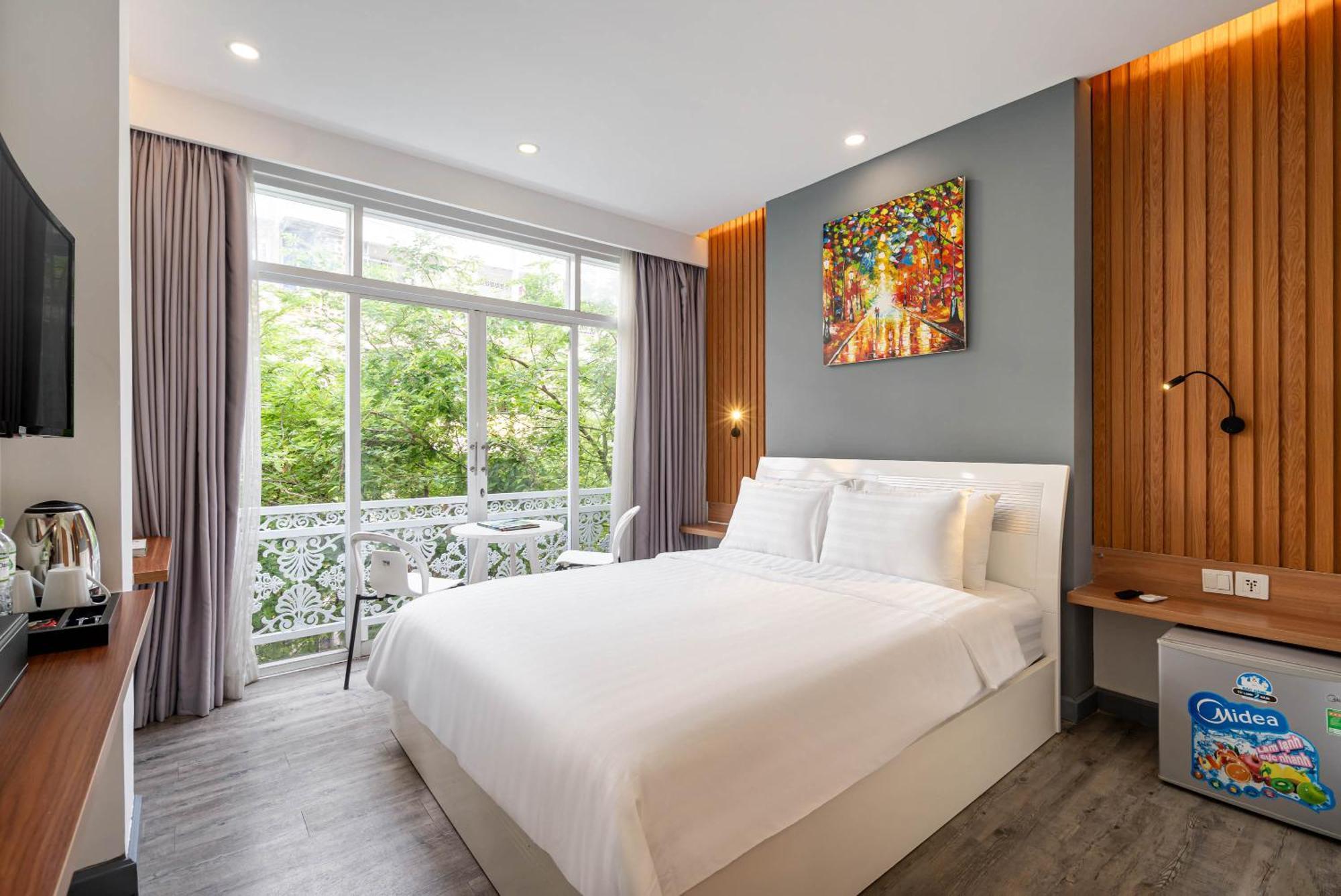 Khách sạn Ile Parc Saigon 2*